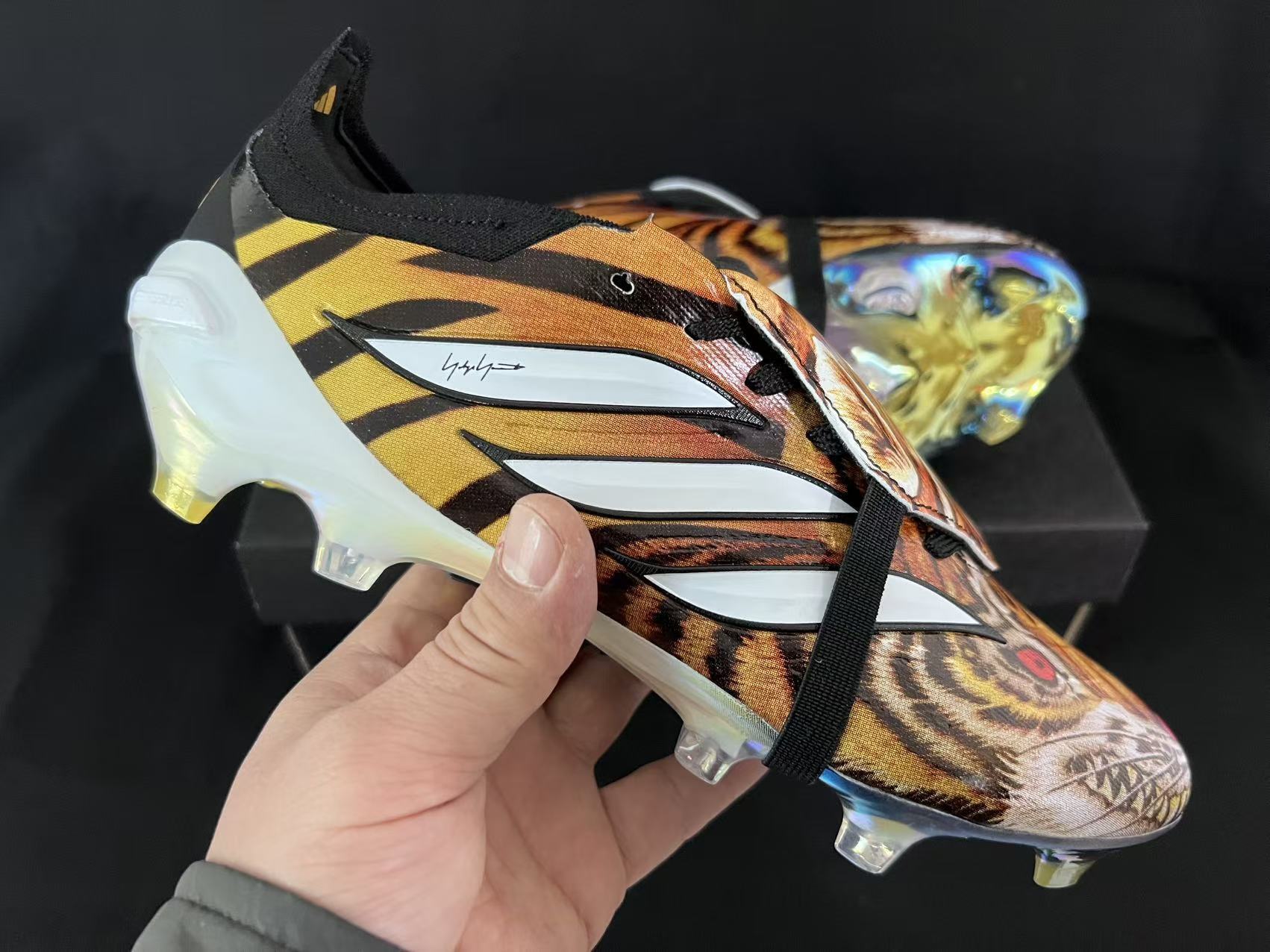 26 Predator Elite Tongue FG