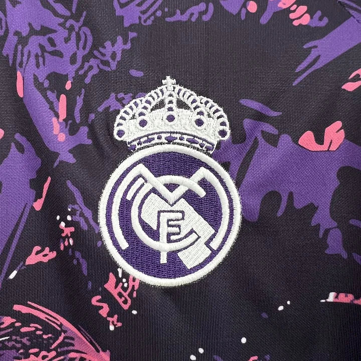 Maillot Real Madrid foot concept rose 2024 2025