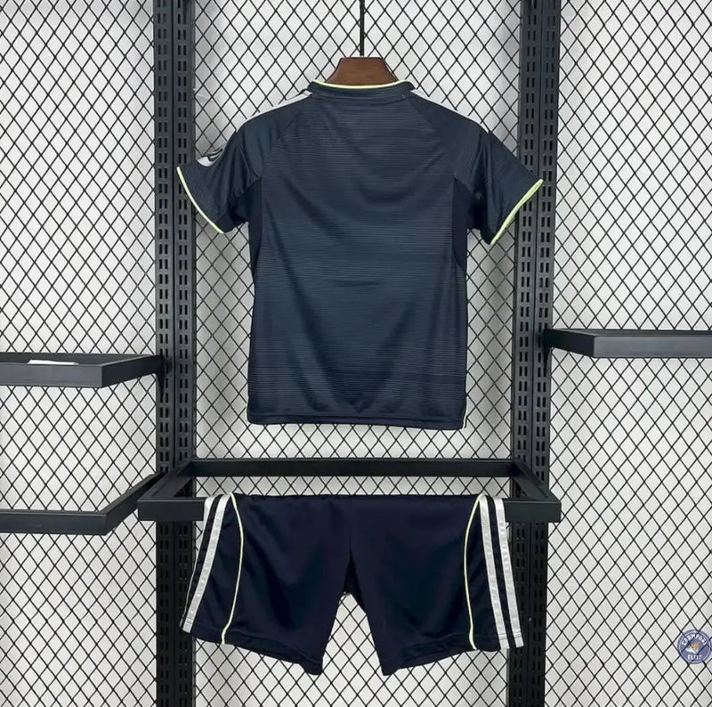 Kits Enfants Real Madrid 2025/26 Extérieur — visuel 3 sur 3